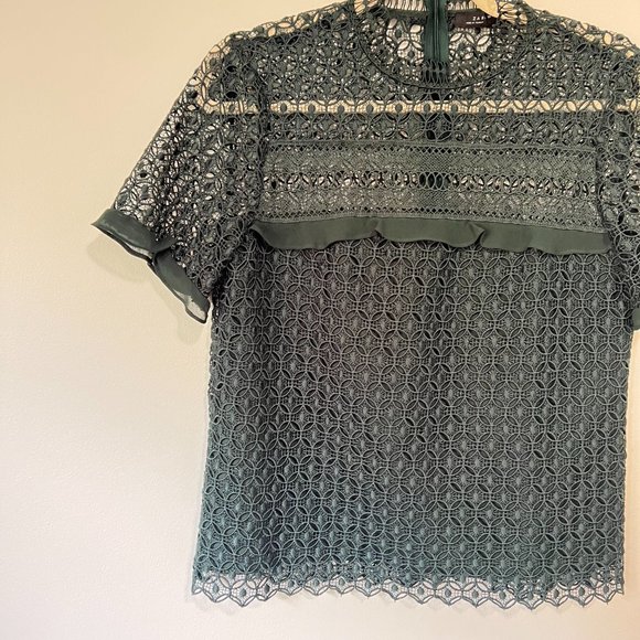 Zara Green Lace overlay short sleeve blouse size medium fits small - Picture 3 of 7